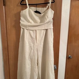 crop top and wide leg linen style 2 piece suit, tags on never worn size 2xl